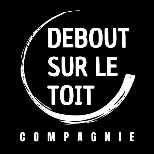 compagnie debout sur le toit